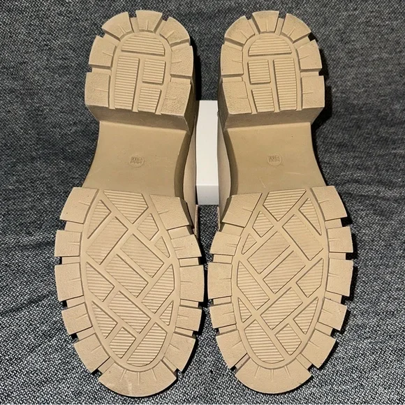 CUSHIONAIRE Women's Slip-on Lug Sole Loafer - Picture 5 of 5